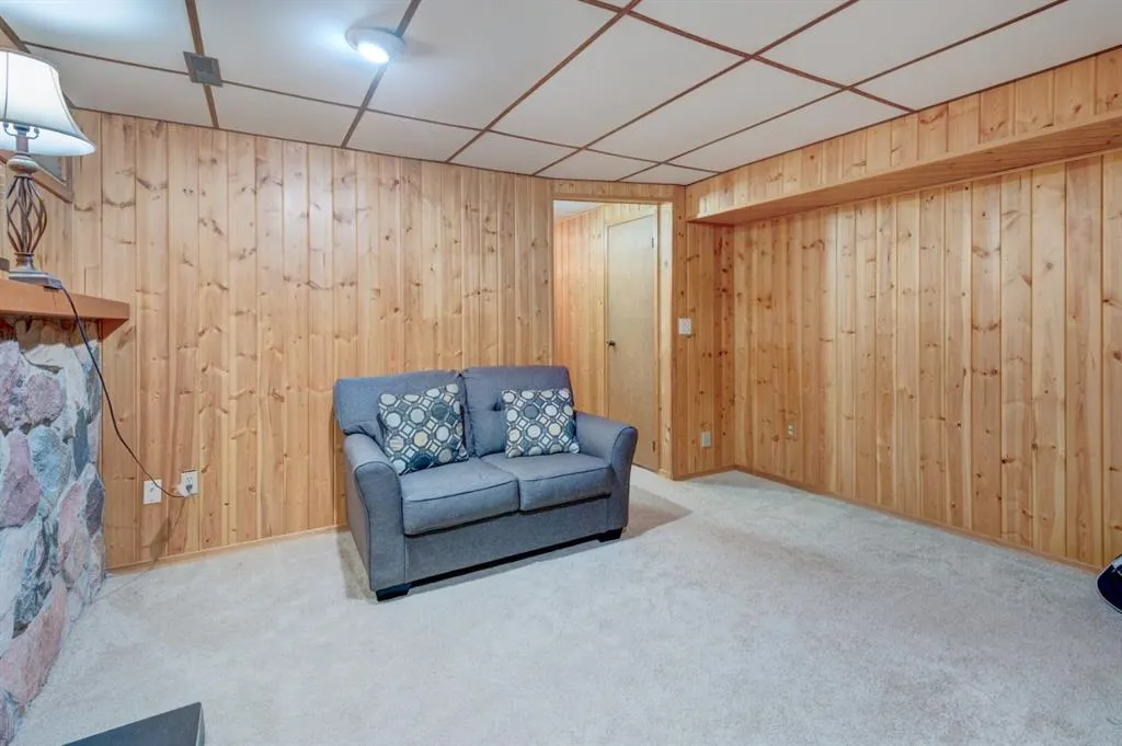 19 Woodglen Grove SW