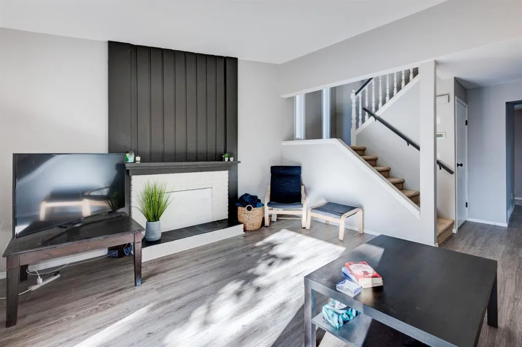 19 Woodglen Grove SW