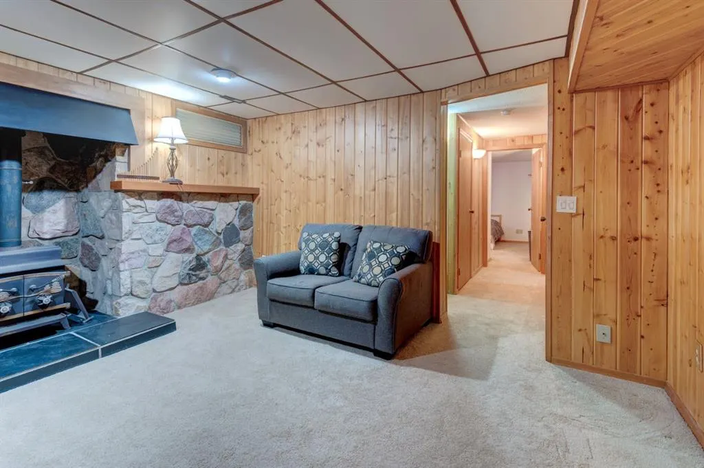 19 Woodglen Grove SW