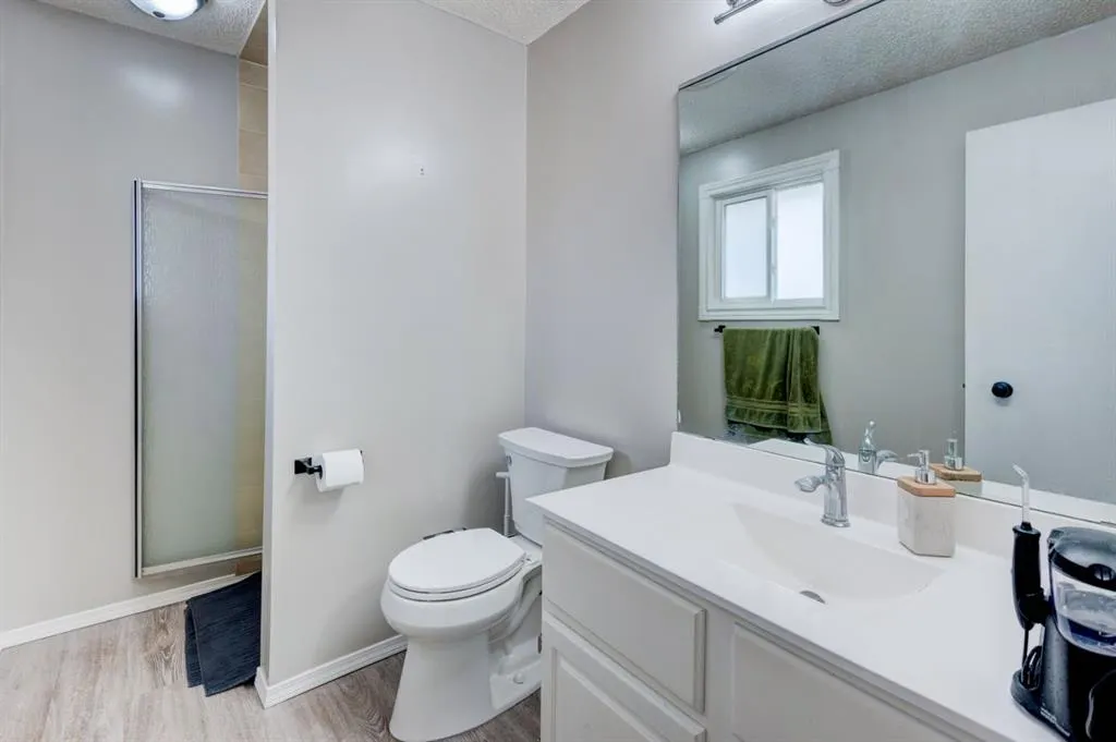 19 Woodglen Grove SW