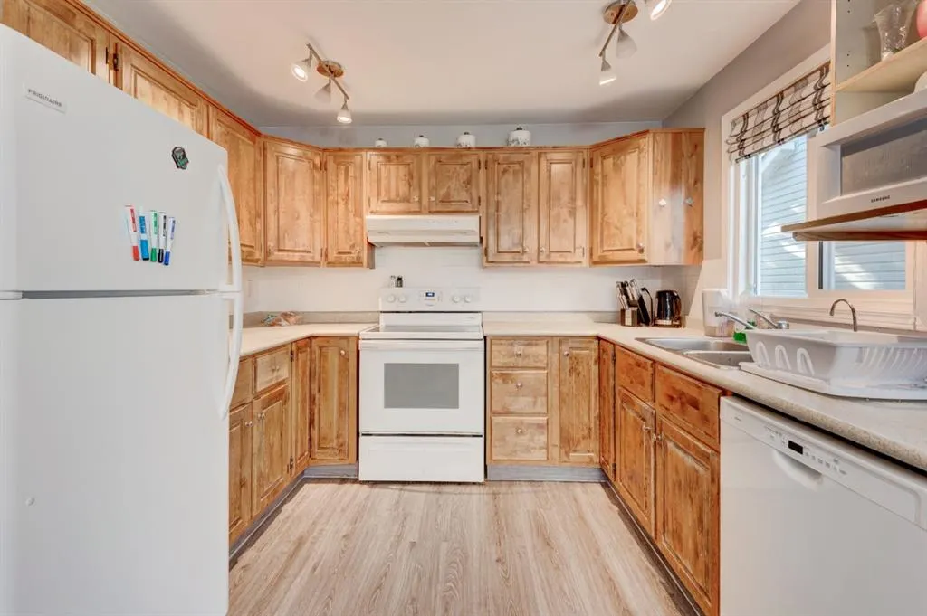 19 Woodglen Grove SW