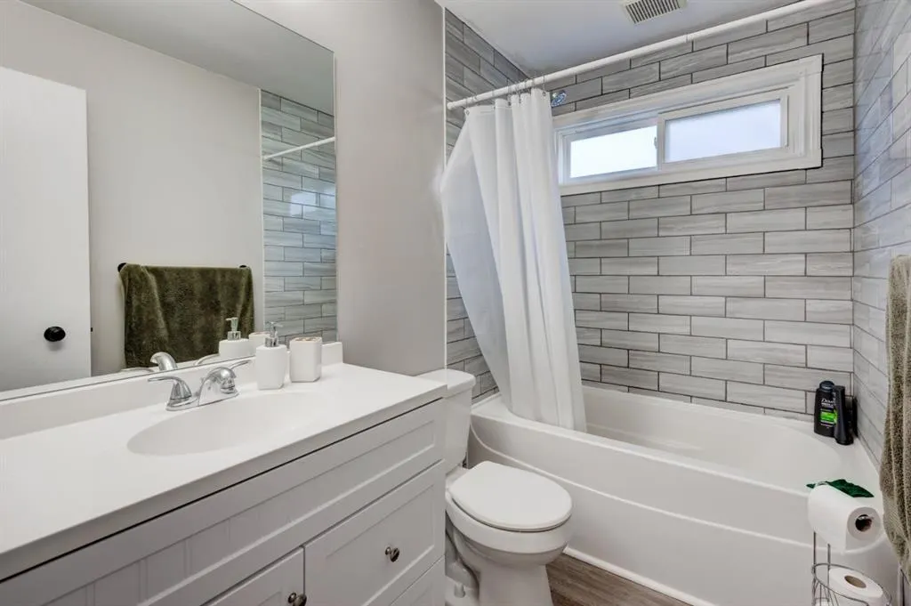 19 Woodglen Grove SW