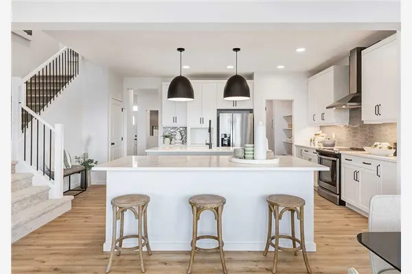 72 Lewisburg Close NE