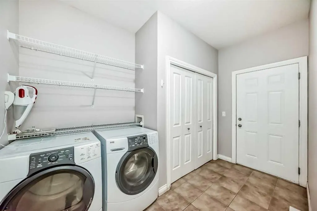 87 Sherwood Circle NW