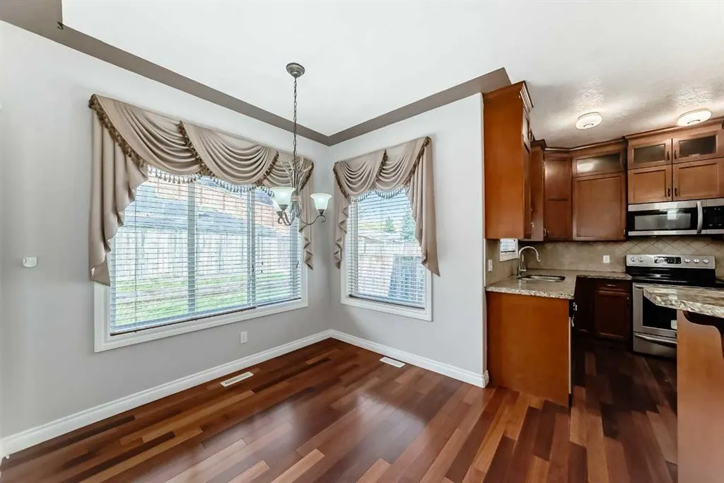 87 Sherwood Circle NW