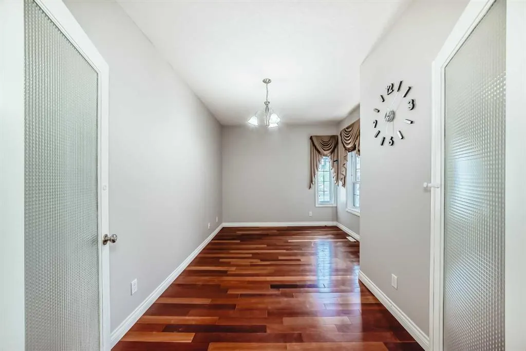 87 Sherwood Circle NW