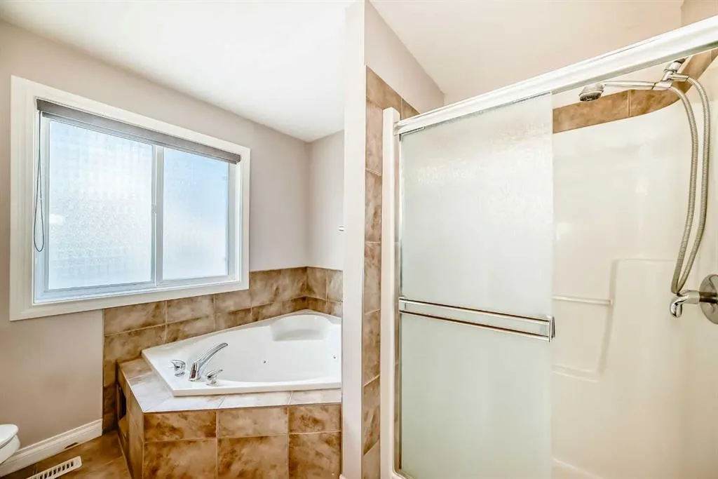 87 Sherwood Circle NW