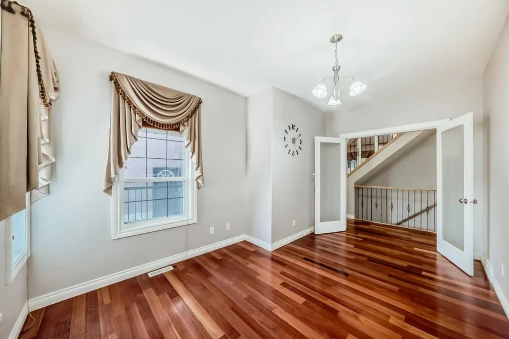 87 Sherwood Circle NW