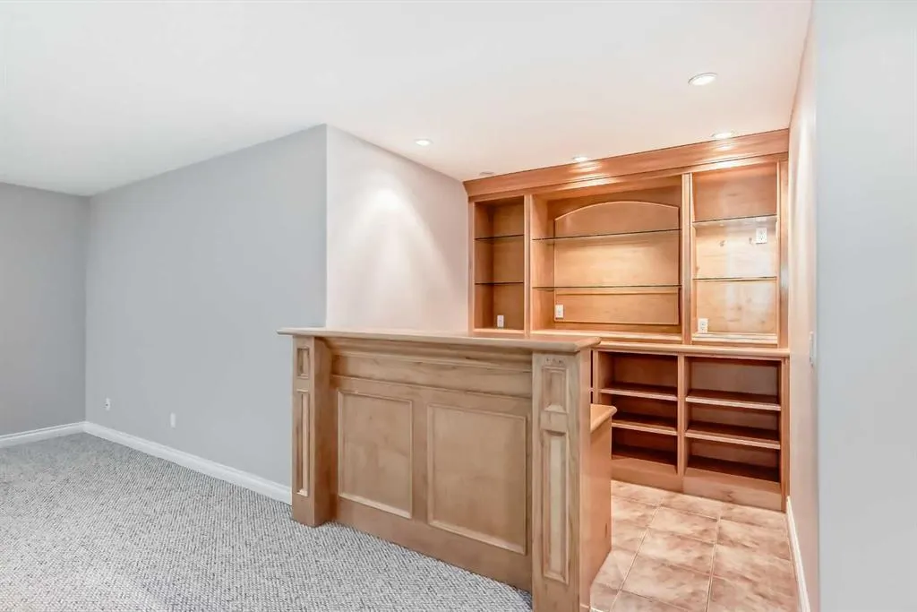 87 Sherwood Circle NW