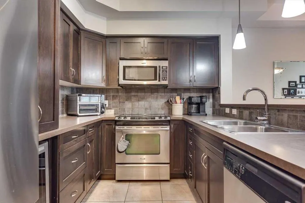 100 Lakeway Boulevard, #117