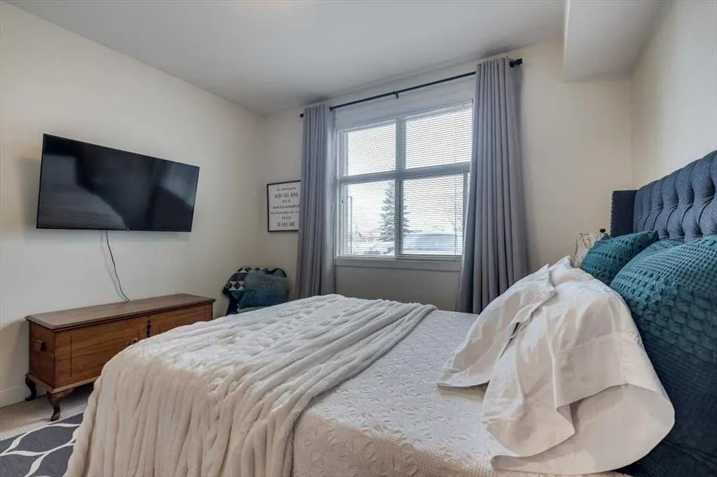 100 Lakeway Boulevard, #117