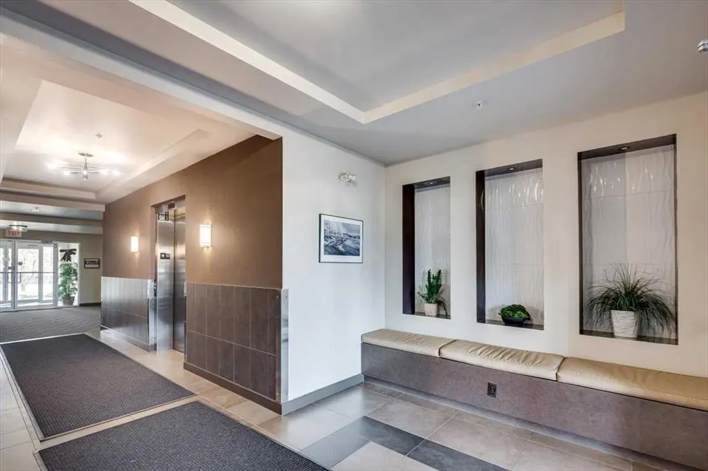 100 Lakeway Boulevard, #117