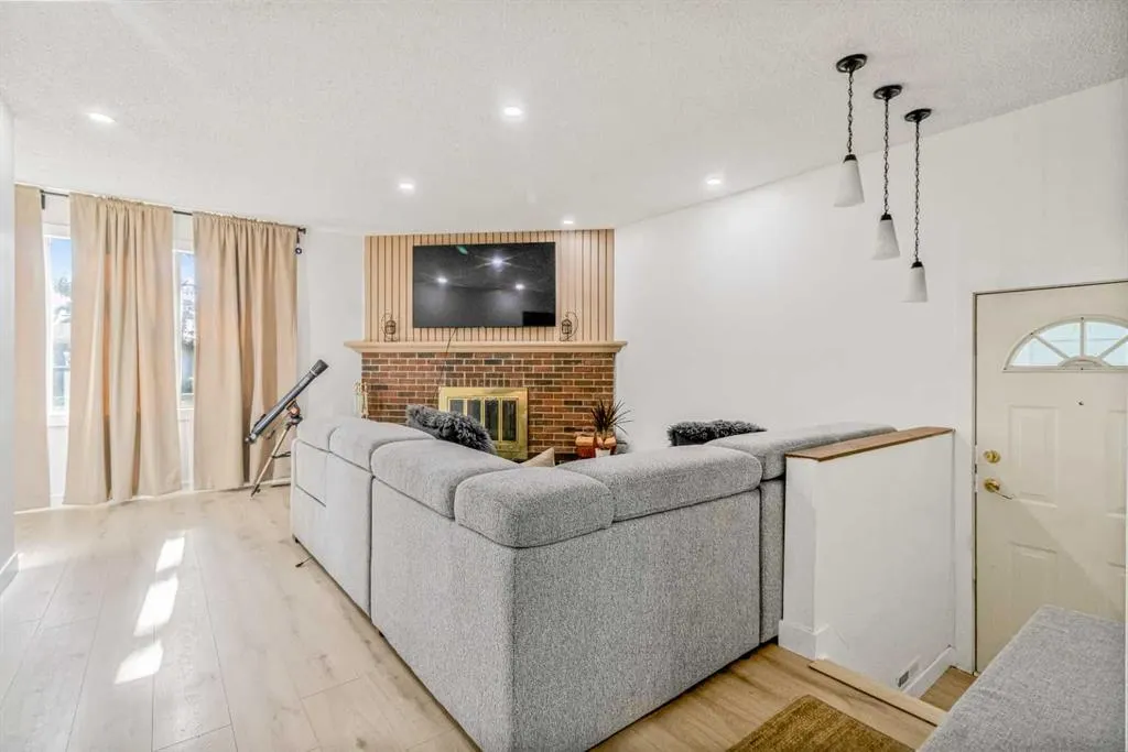 147 Dovercliffe Way SE