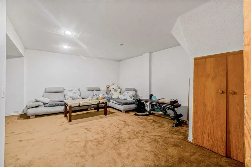 147 Dovercliffe Way SE