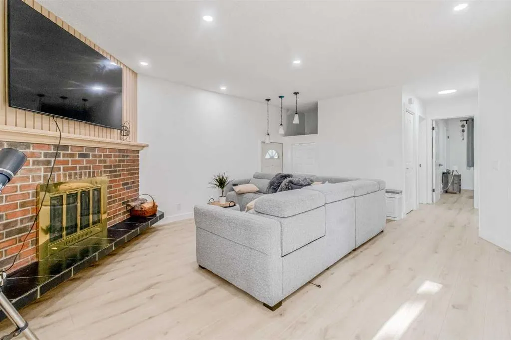 147 Dovercliffe Way SE