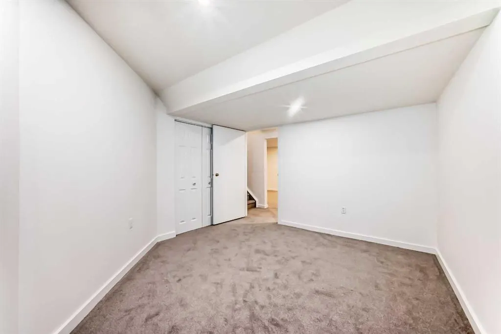 51 Douglas Woods Hill SE