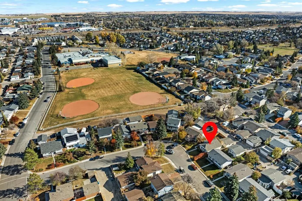 217 Acacia Crescent SE