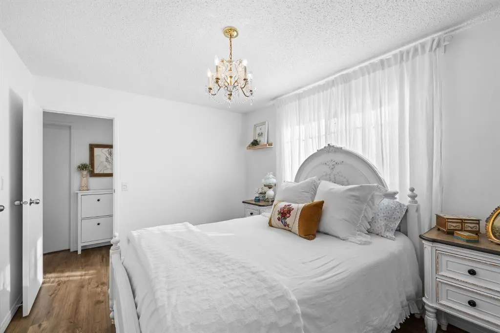 217 Acacia Crescent SE