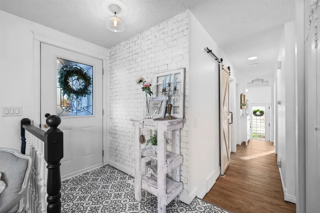 217 Acacia Crescent SE