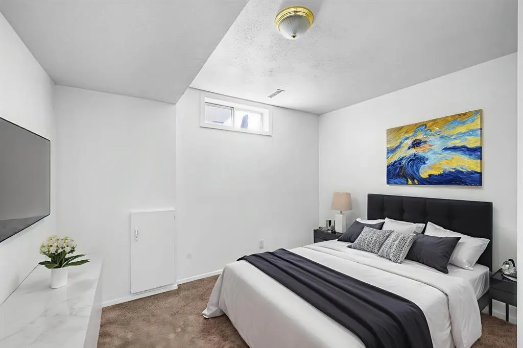 217 Acacia Crescent SE