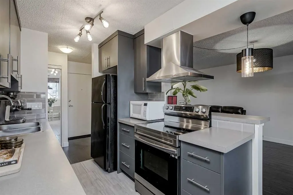 4455C Greenview Drive NE, #105