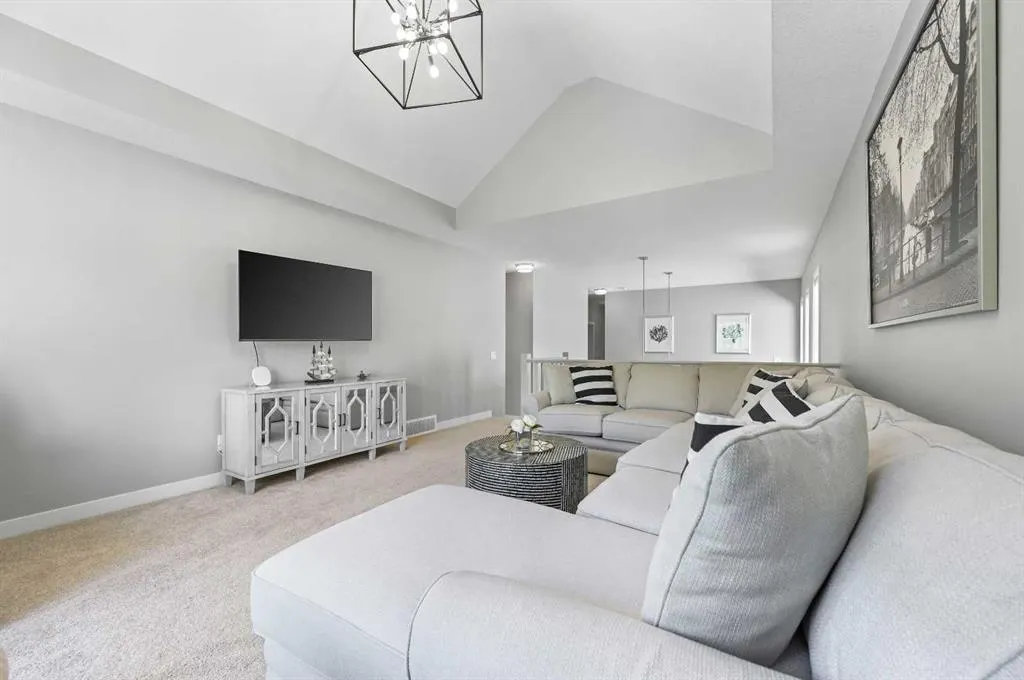 224 Cranbrook Drive SE