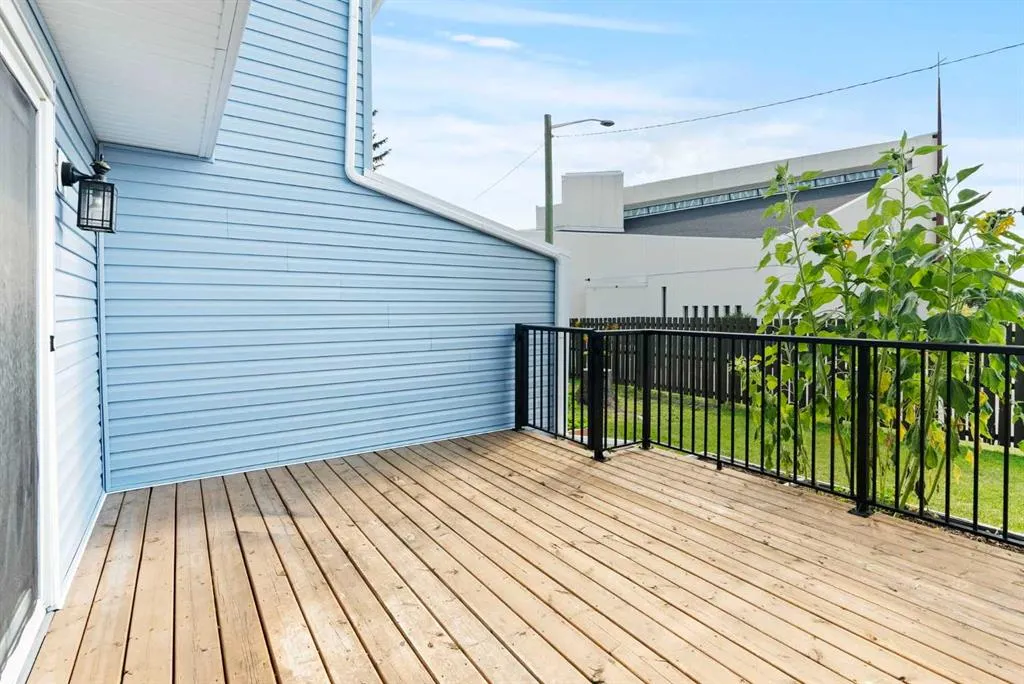 195 Manora Place NE, #4