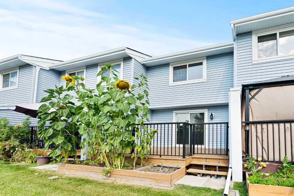 195 Manora Place NE, #4