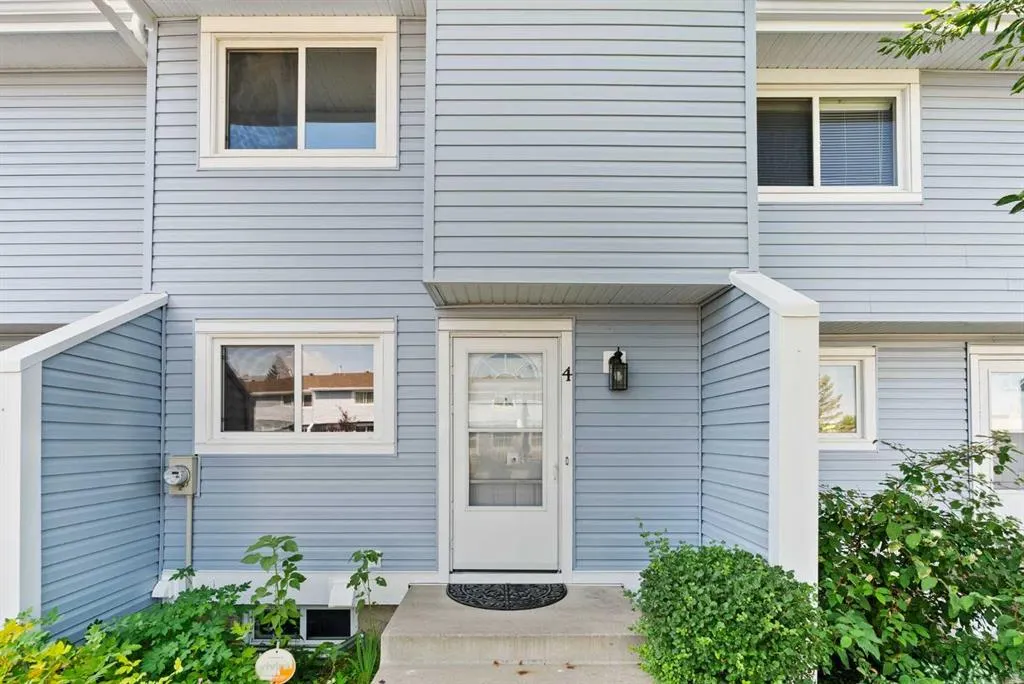 195 Manora Place NE, #4