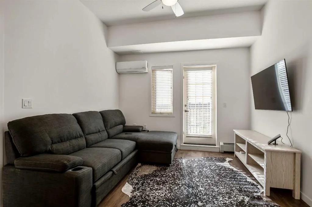 30 Mahogany Mews SE, #402