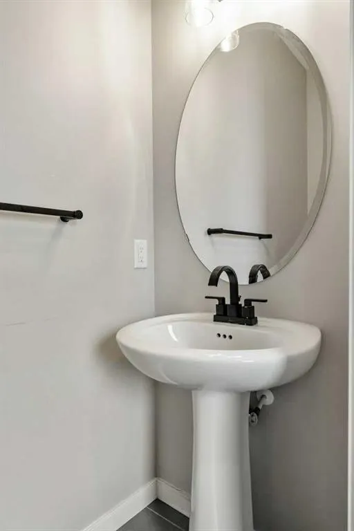 24 Copperpond Park SE