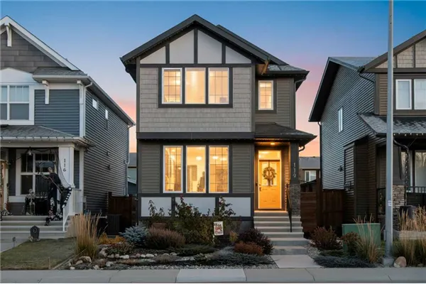 112 Fireside Crescent