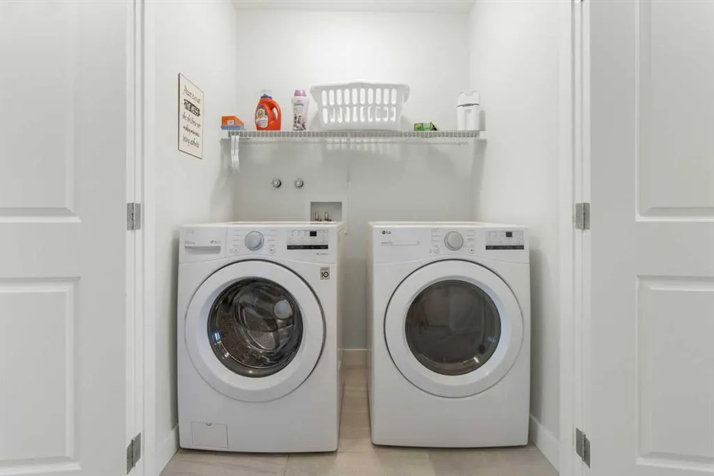 112 Fireside Crescent