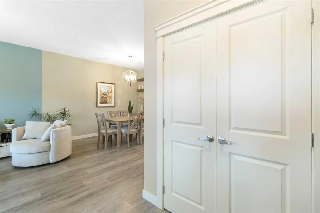 112 Fireside Crescent