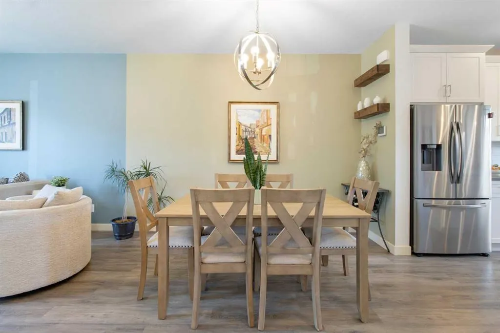 112 Fireside Crescent