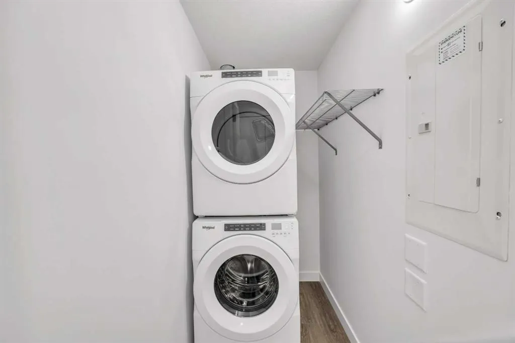 3932 University Avenue NW, #424