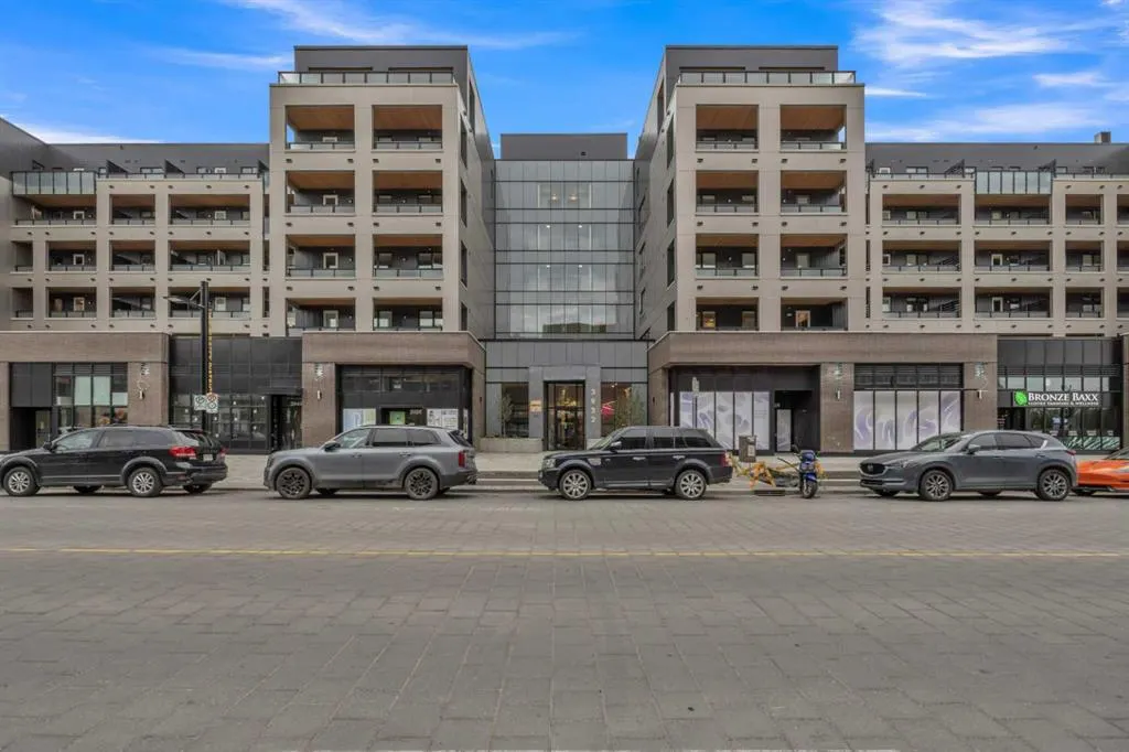 3932 University Avenue NW, #424