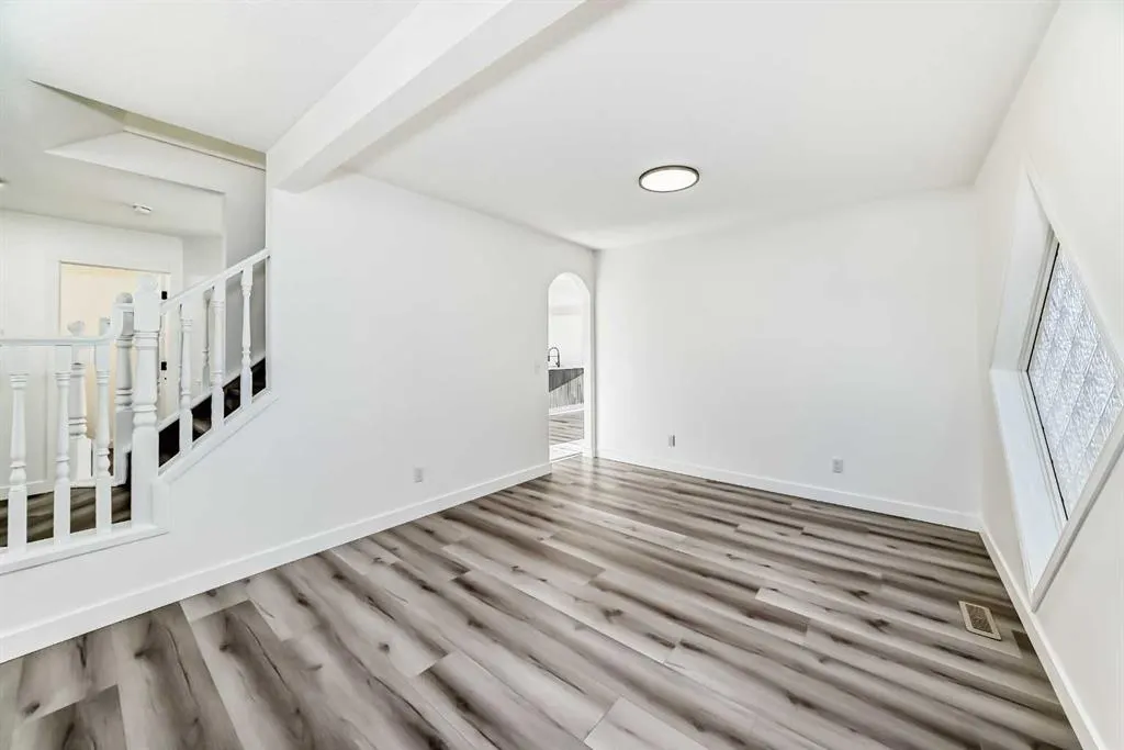 289 Canals Circle SW