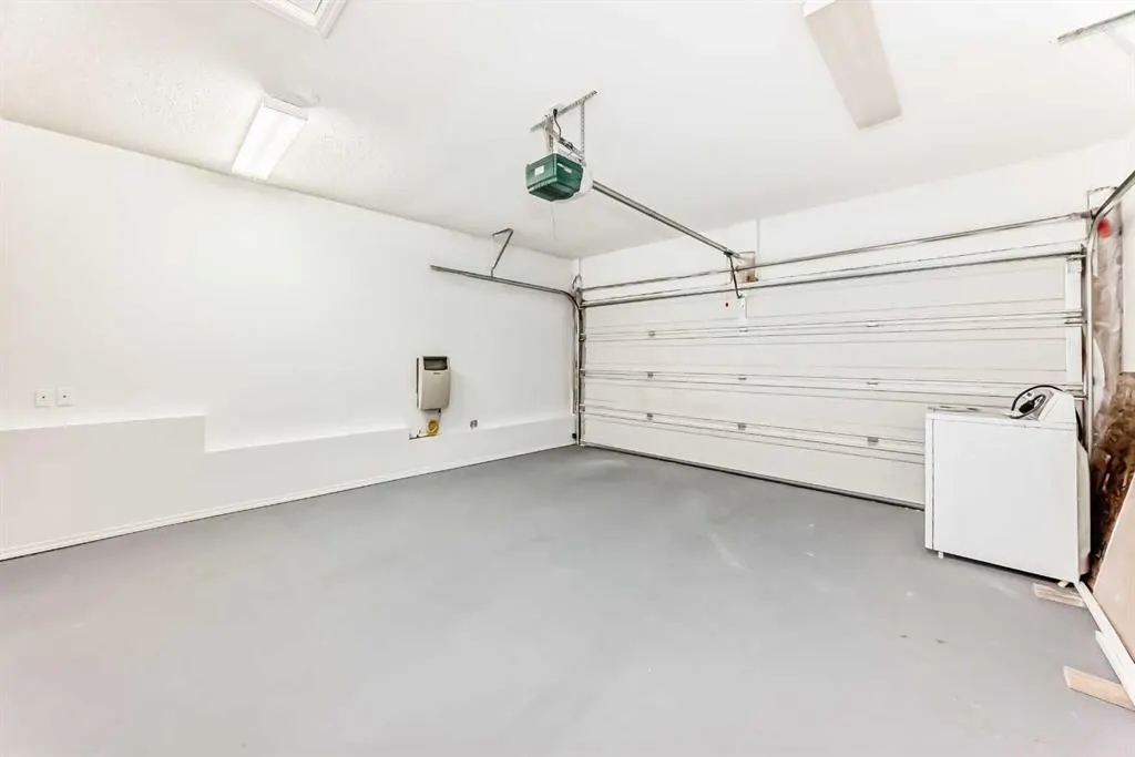 289 Canals Circle SW