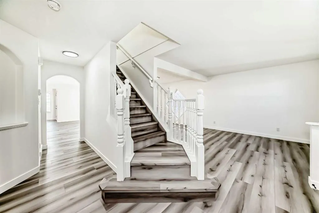 289 Canals Circle SW