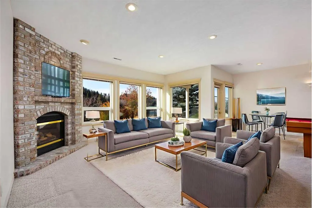 103 West Terrace Point