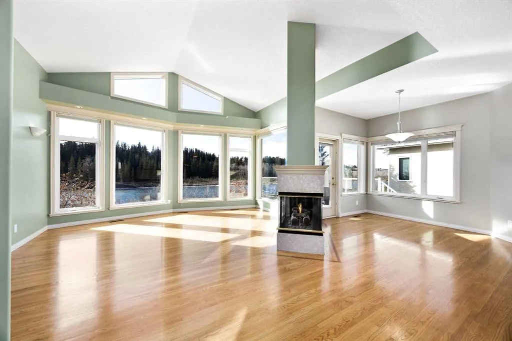 103 West Terrace Point