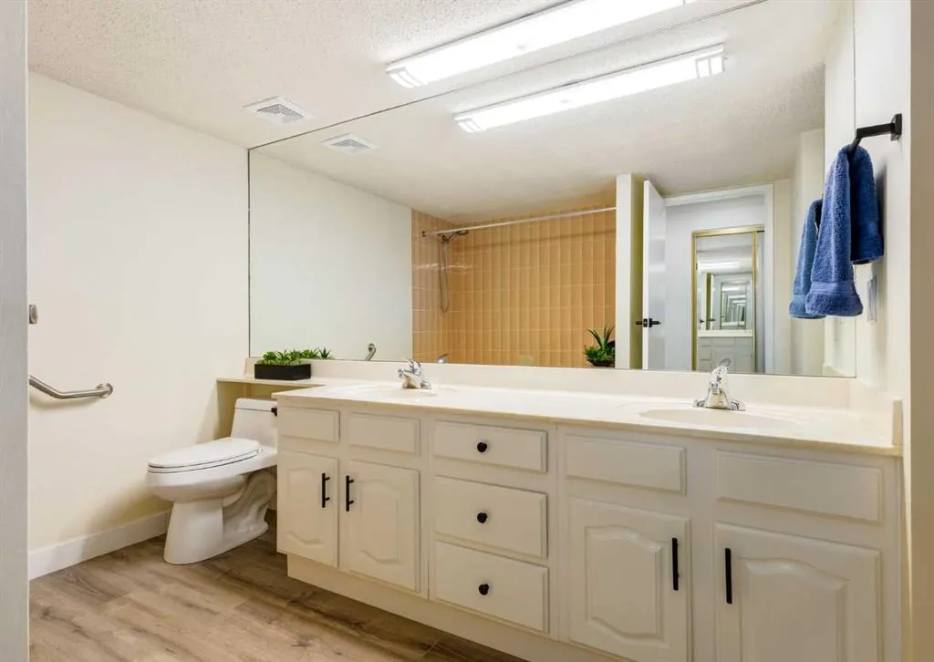 9500 Oakfield Drive SW, #104