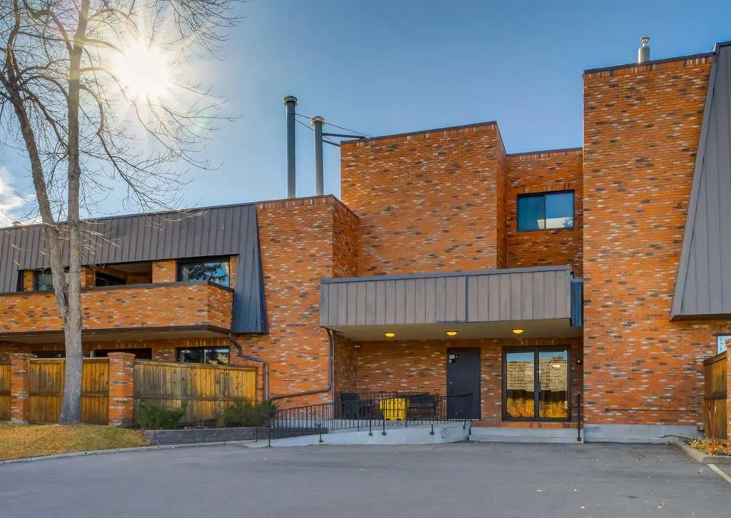 9500 Oakfield Drive SW, #104