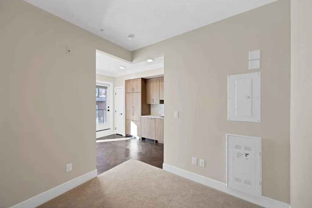 370 Dieppe Drive SW, #401