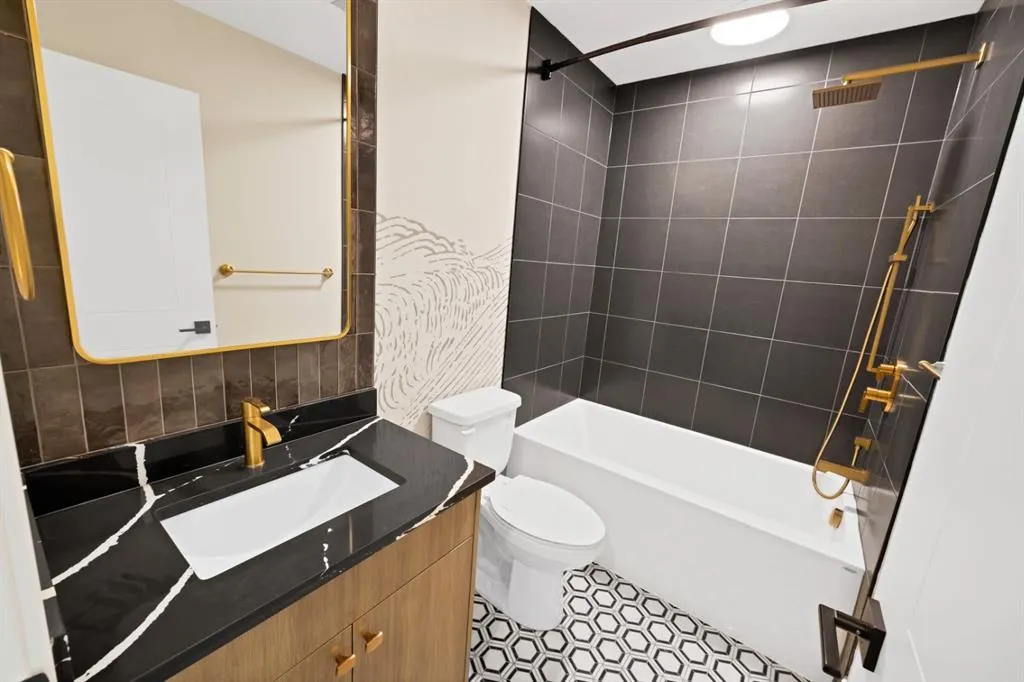 370 Dieppe Drive SW, #401