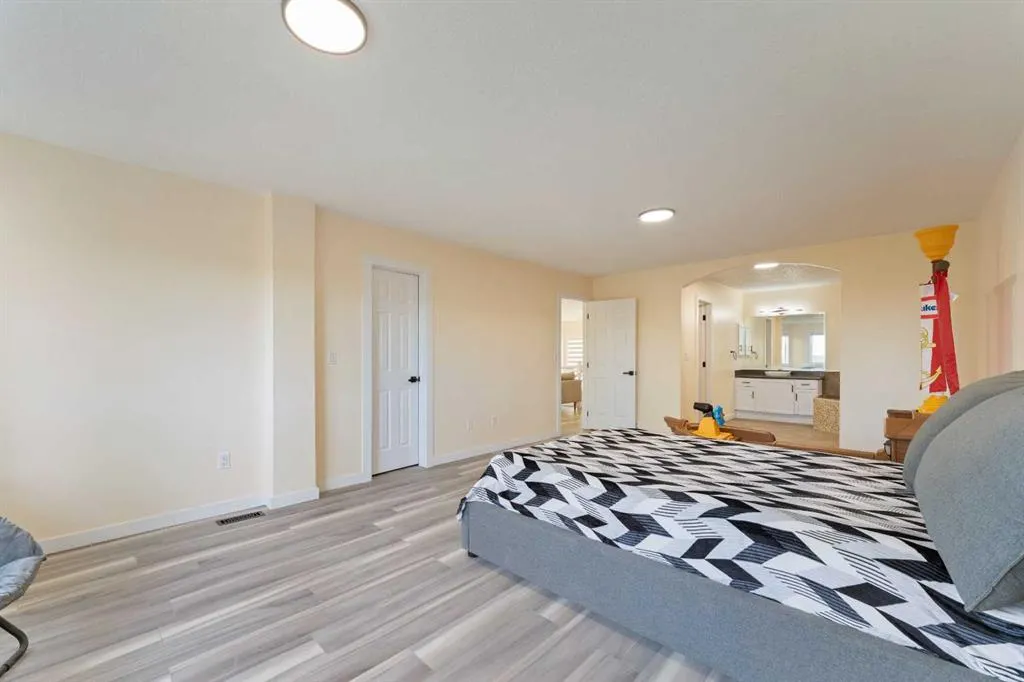 20 Sherwood Circle NW