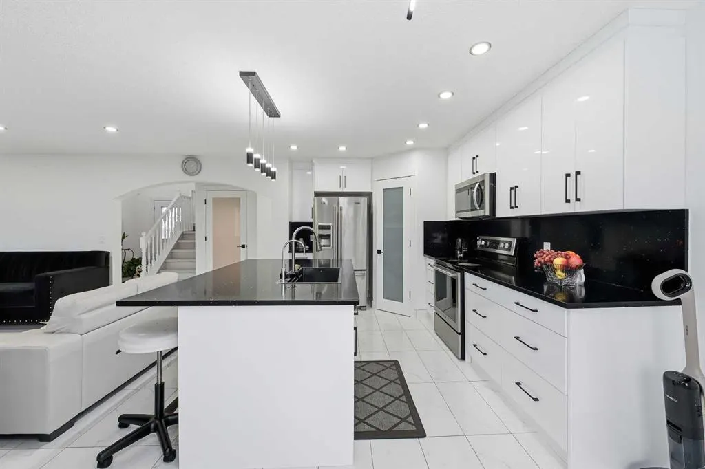 53 Martha's Place NE