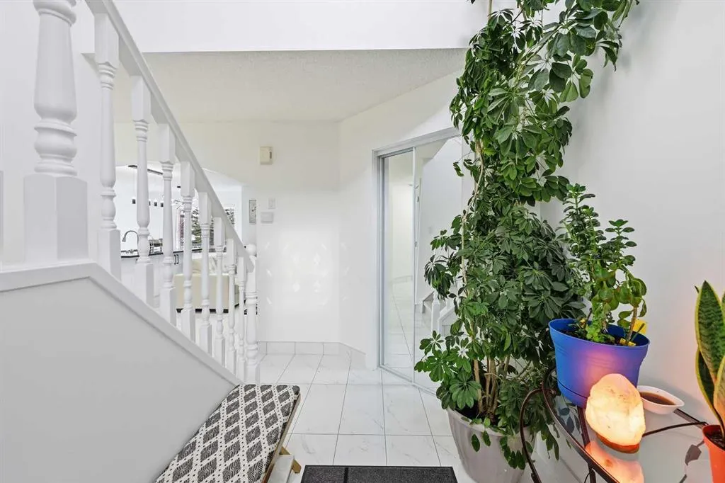 53 Martha's Place NE