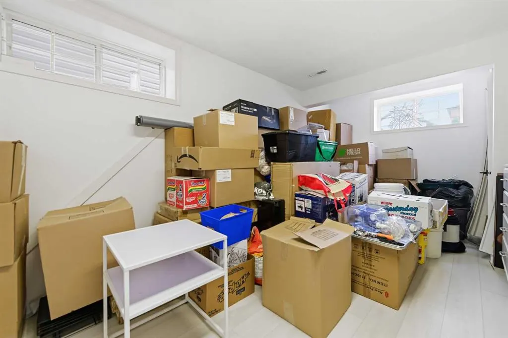 53 Martha's Place NE